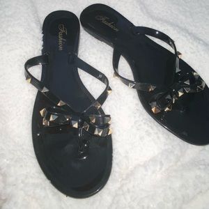 Rockstud flip flops size 40